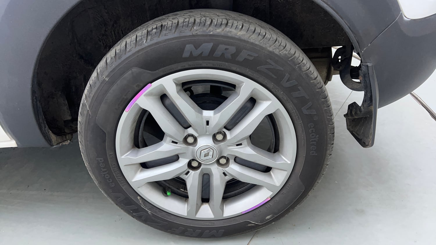 Used 2021 Renault Triber RXZ EASY-R AMT Petrol Automatic tyres LEFT REAR TYRE RIM VIEW