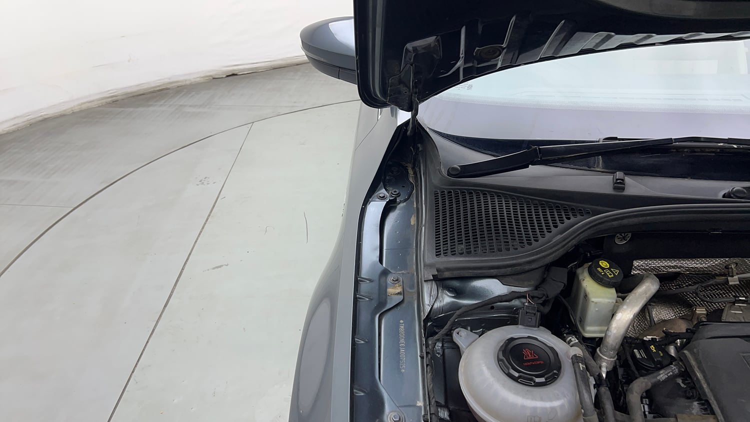 Used 2018 Skoda Octavia 1.8 TSI L&K Petrol Automatic engine ENGINE RIGHT SIDE HINGE & APRON VIEW
