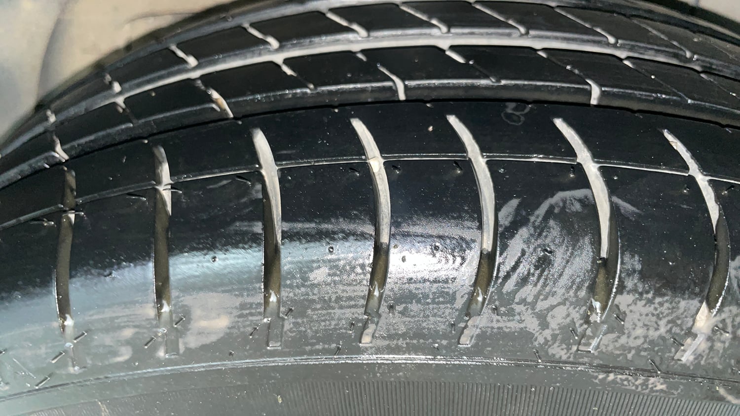 Used 2015 Hyundai Elite i20 Sportz 1.2 Petrol Manual tyres RIGHT REAR TYRE TREAD VIEW