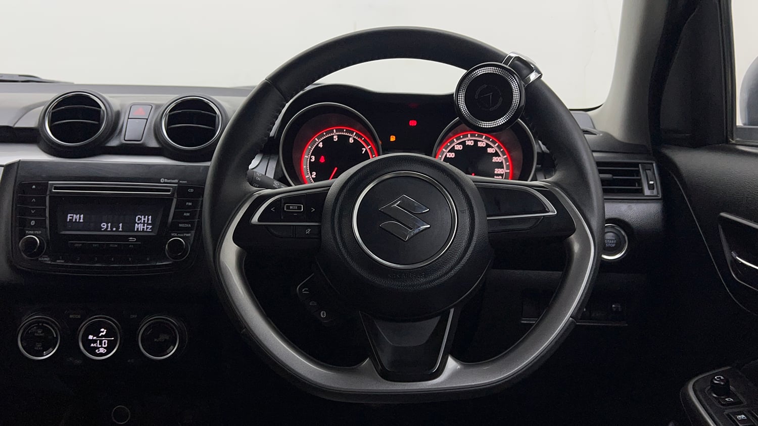 Used 2019 Maruti Suzuki Swift ZXi AMT Petrol Automatic interior STEERING VIEW