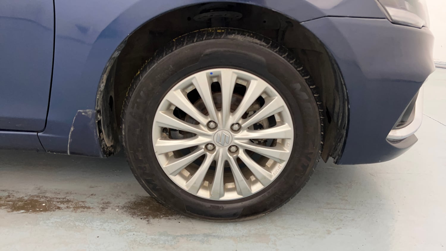 Used 2022 Maruti Suzuki Ciaz Zeta 1.5 Petrol Manual tyres RIGHT FRONT TYRE RIM VIEW