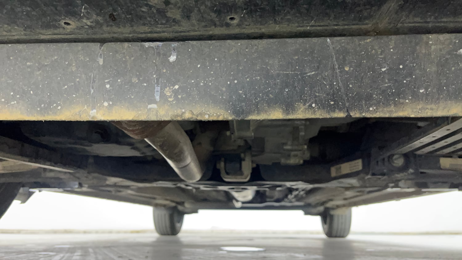 Used 2024 Tata Altroz XZ Plus i-Turbo (S) Petrol Manual extra FRONT LEFT UNDERBODY VIEW