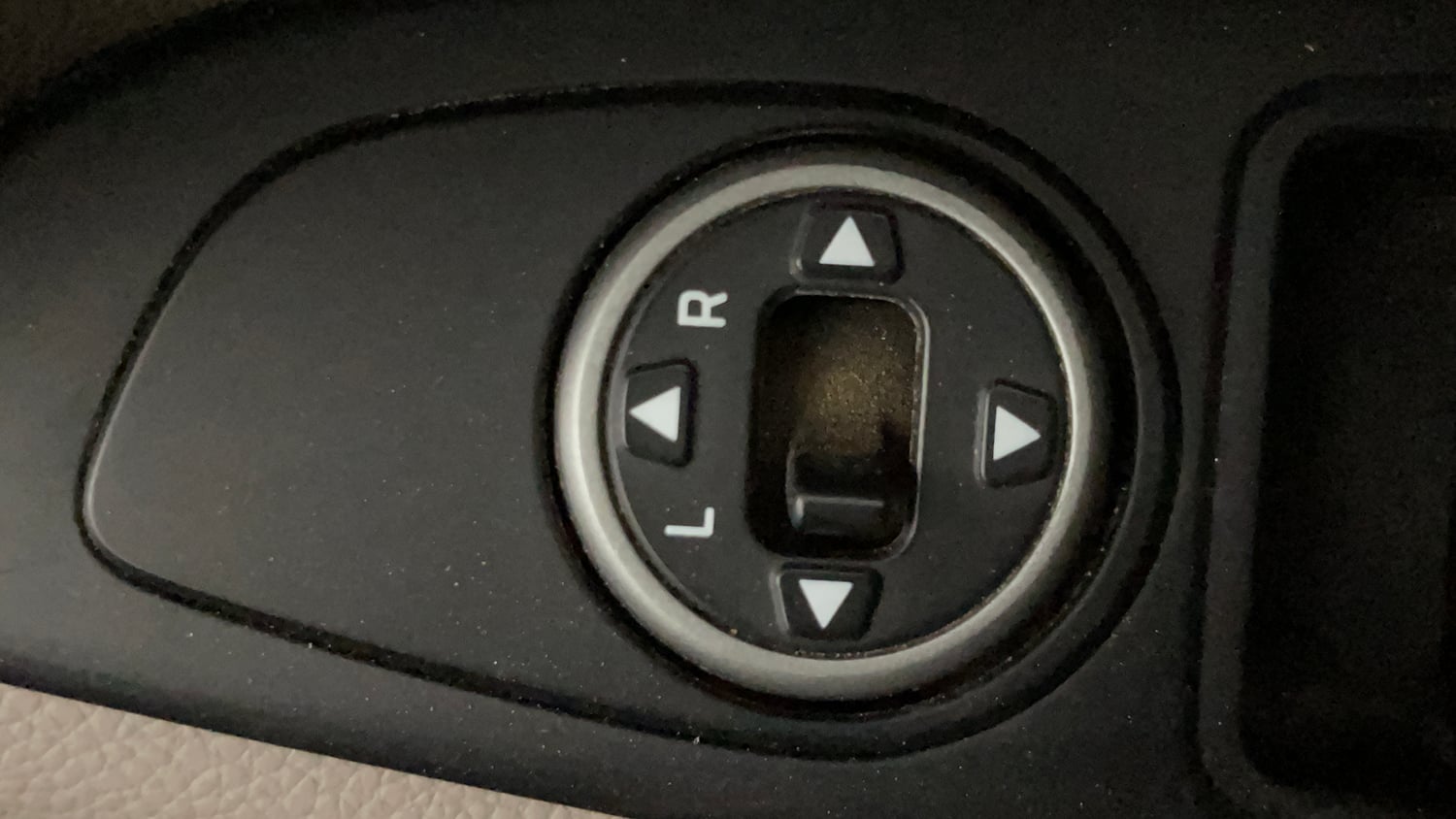 Used 2019 Hyundai Elite i20 Magna Plus 1.2 Petrol Manual top_features Adjustable ORVM