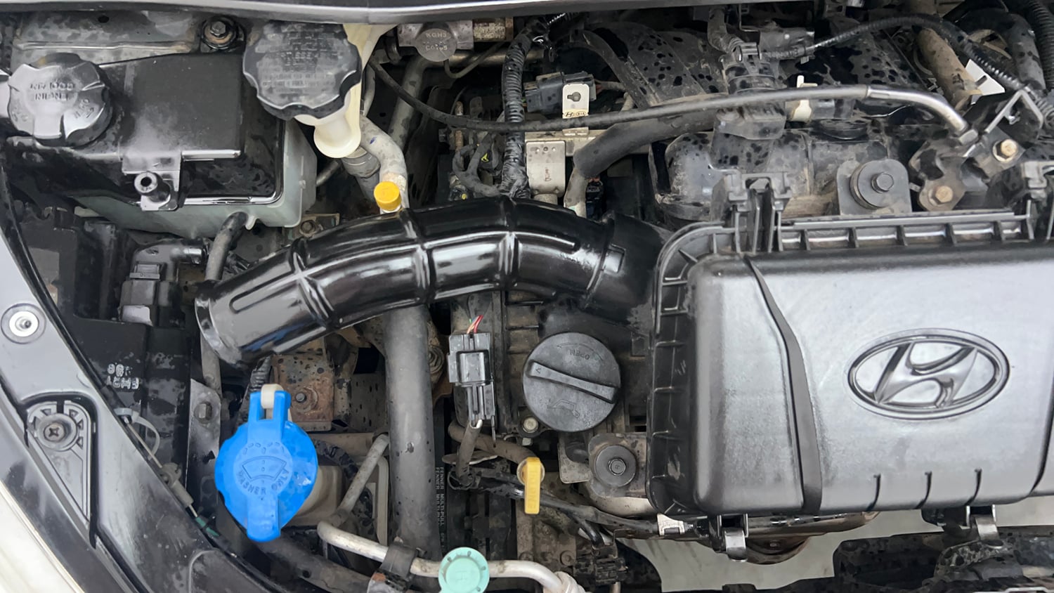 Used 2016 Hyundai i10 Magna 1.1 iRDE2 Petrol Manual engine ENGINE RIGHT SIDE VIEW