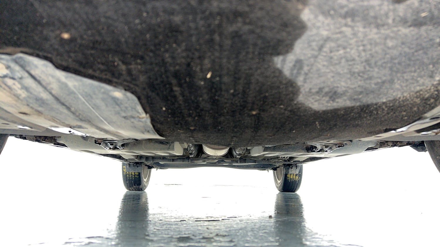 Used 2024 Maruti Suzuki Fronx Delta Plus 1.2L MT Petrol Manual extra FRONT LEFT UNDERBODY VIEW