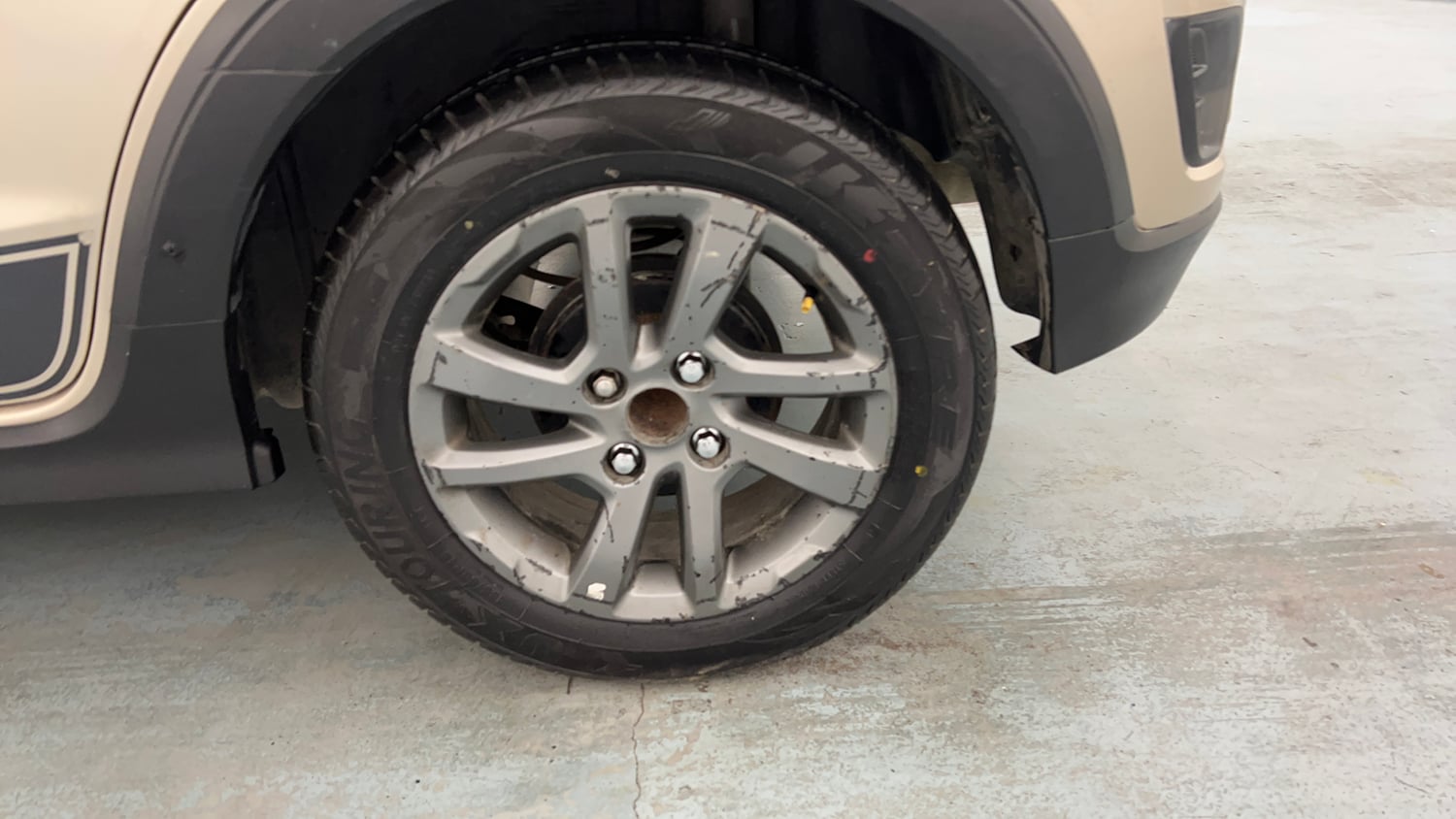 Used 2019 Ford Freestyle Titanium 1.2 Ti-VCT Petrol Manual tyres LEFT REAR TYRE RIM VIEW