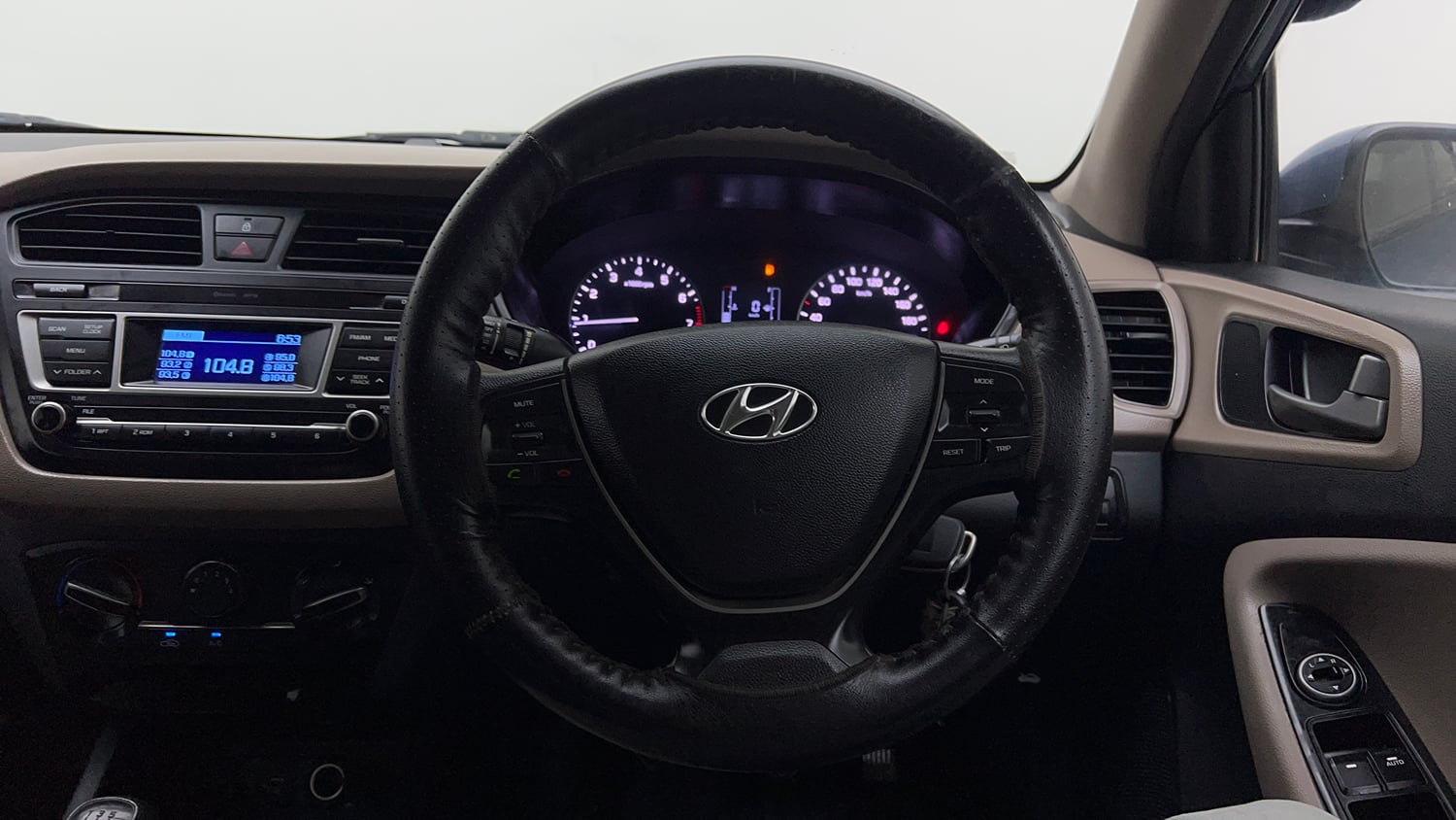 Used 2015 Hyundai Elite i20 Magna 1.2 Petrol Manual interior STEERING VIEW