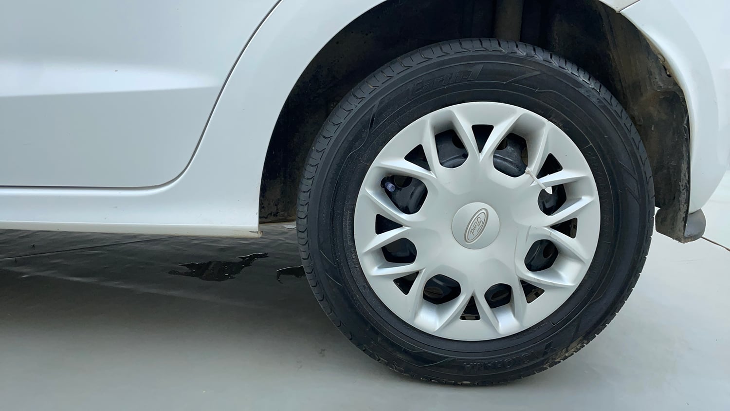 Used 2017 Ford Figo Trend 1.2 Ti-VCT Petrol Manual tyres LEFT REAR TYRE RIM VIEW