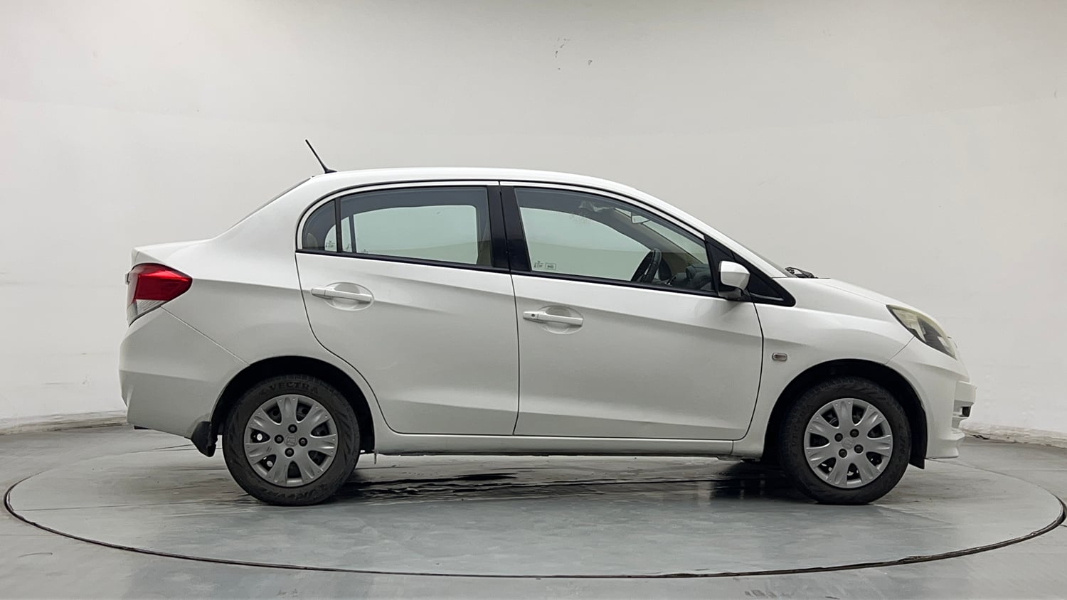 Used 2014 Honda Amaze 1.2 S i-VTEC Petrol Manual exterior RIGHT SIDE VIEW