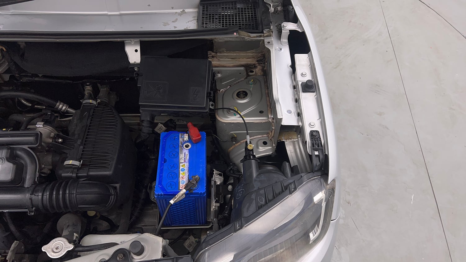 Used 2018 Renault Kwid 1.0 RXT Petrol Manual engine ENGINE LEFT SIDE VIEW