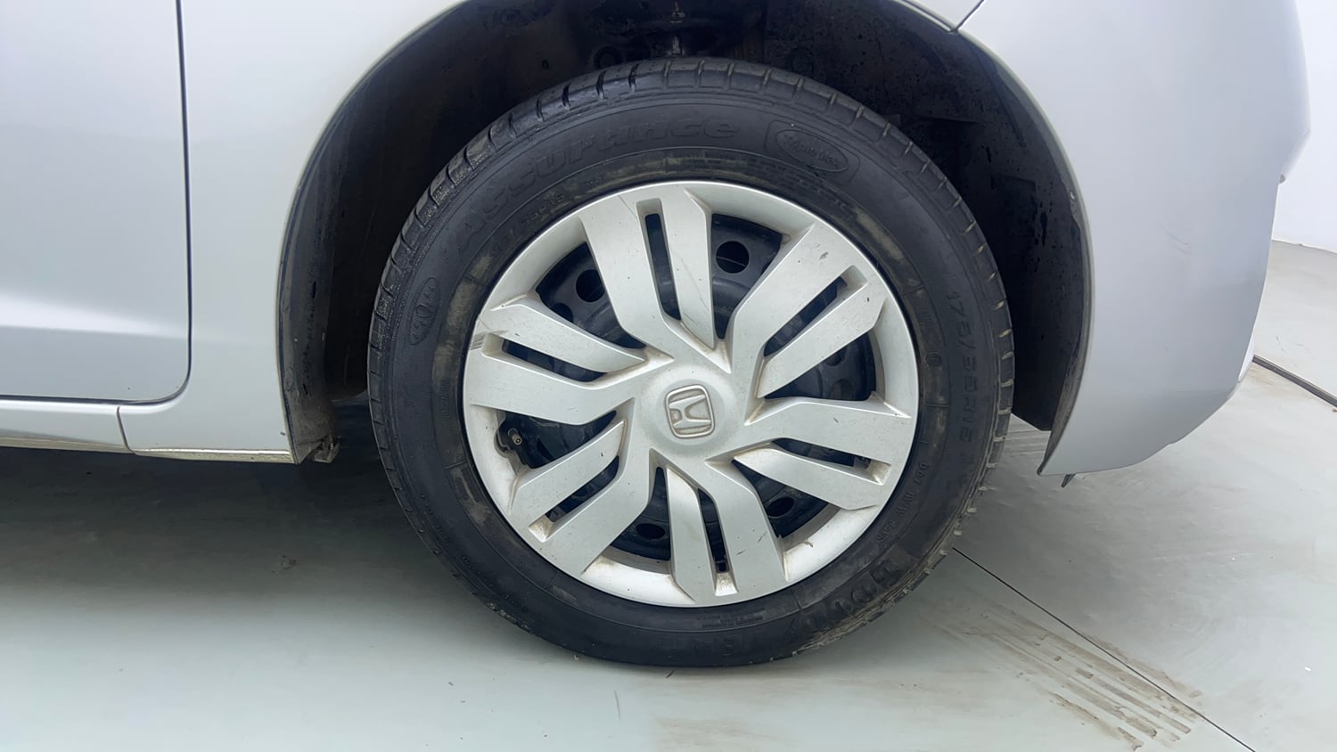 Used 2016 Honda Jazz S Petrol Petrol Manual tyres RIGHT FRONT TYRE RIM VIEW