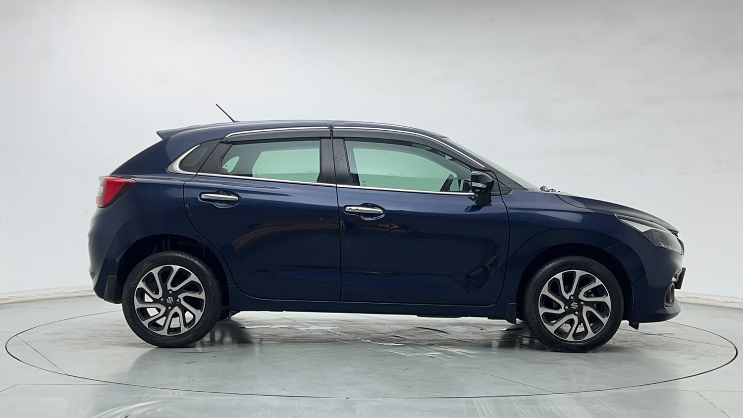 Used 2024 Maruti Suzuki Baleno Alpha AGS Petrol Automatic exterior RIGHT SIDE VIEW
