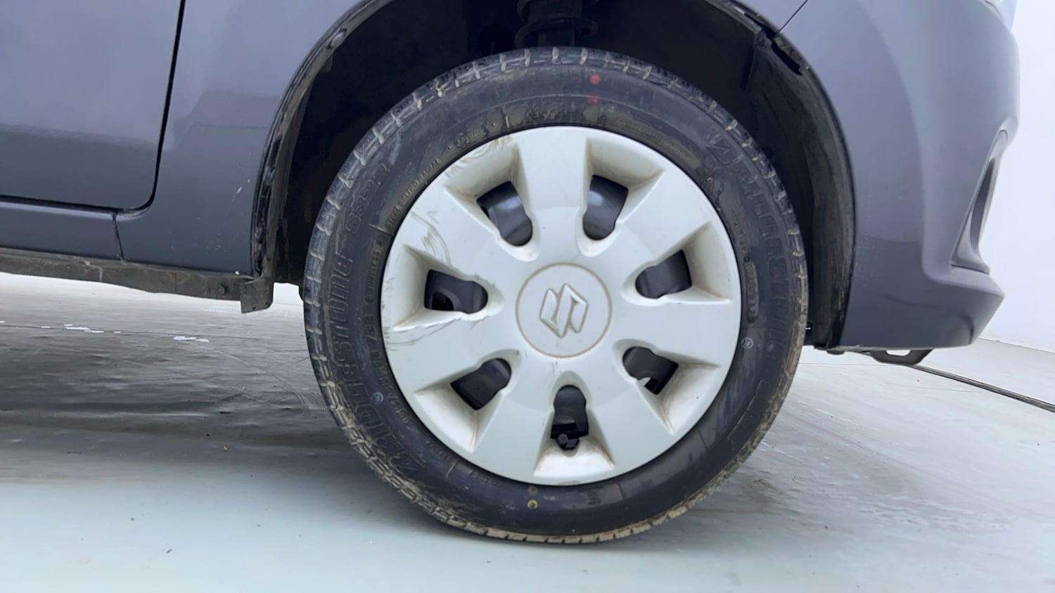 Used 2017 Maruti Suzuki Alto K10 VXi AMT Petrol Automatic tyres RIGHT FRONT TYRE RIM VIEW