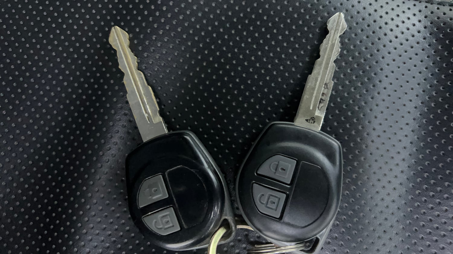 Used 2013 Maruti Suzuki Swift VXi Petrol Manual extra CAR KEY VIEW