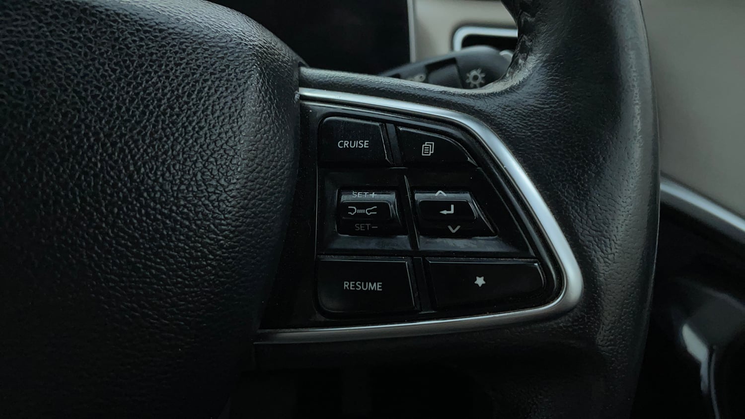 Used 2026 Mahindra XUV700 AX 7 Petrol AT Luxury Pack 7 STR Petrol Automatic top_features Cruise control