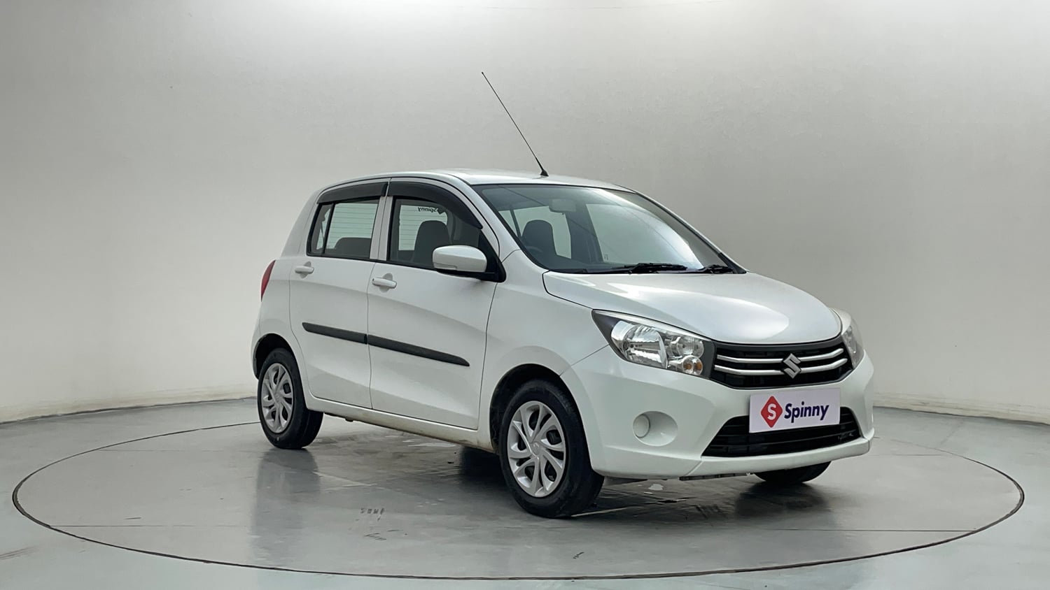 Used 2016 Maruti Suzuki Celerio ZXi AMT Petrol Automatic exterior RIGHT FRONT CORNER VIEW