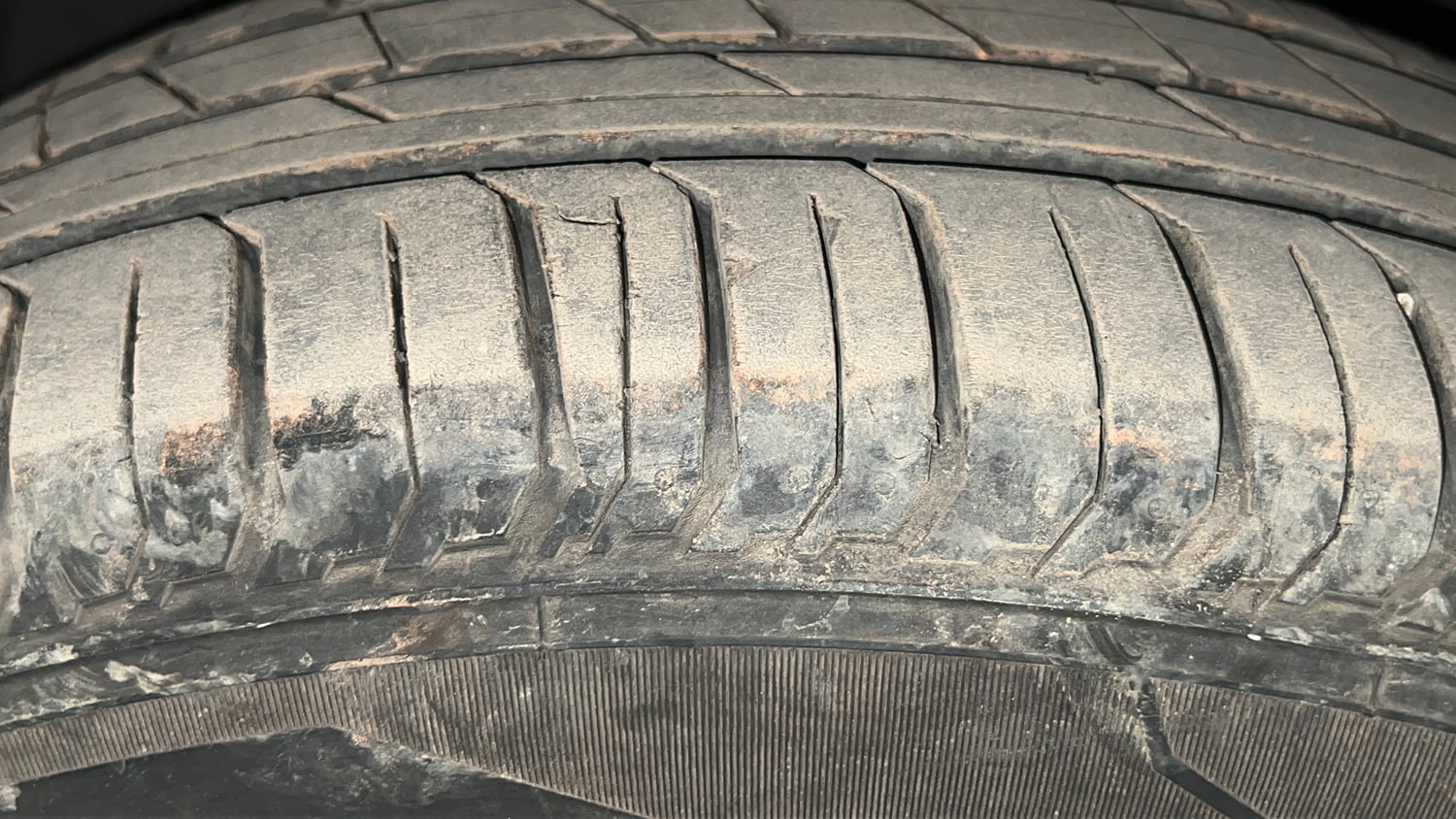Used 2023 Tata Punch Camo Adventure Rhythm MT Petrol Manual tyres RIGHT FRONT TYRE TREAD VIEW