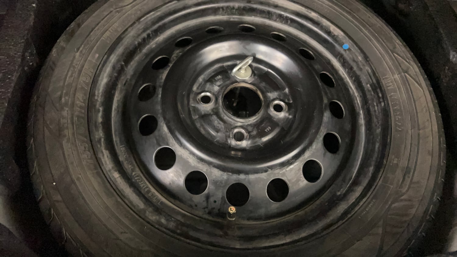 Used 2018 Maruti Suzuki Wagon R 1.0 VXI AMT Petrol Automatic tyres SPARE TYRE VIEW