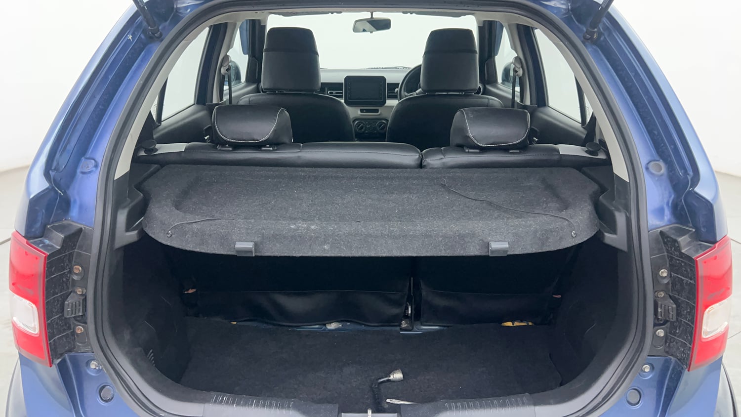 Used 2020 Maruti Suzuki Ignis Zeta 1.2 AMT Petrol Automatic interior DICKY INSIDE VIEW