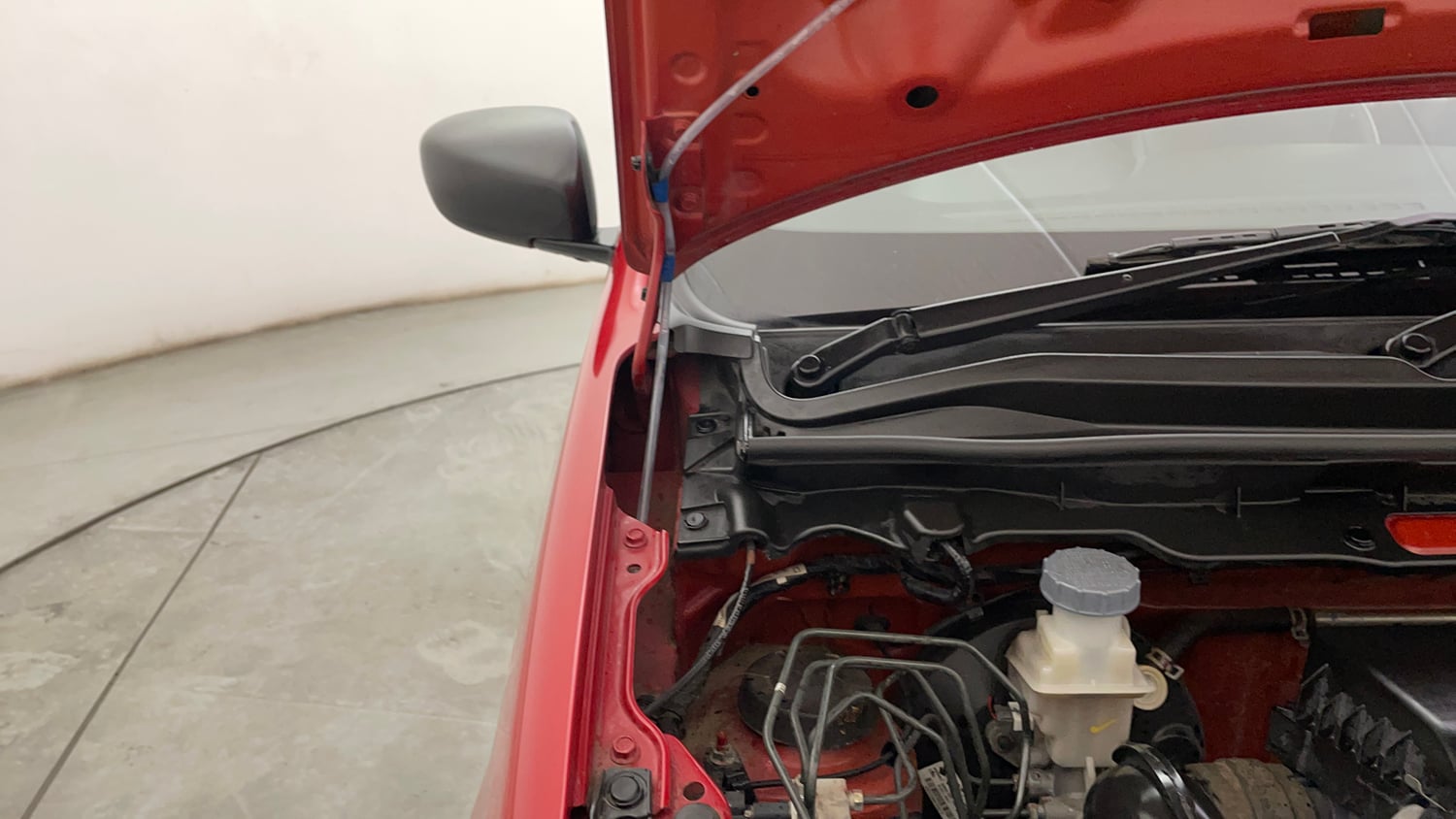 Used 2023 Maruti Suzuki Alto K10 VXi Plus Petrol Manual engine ENGINE RIGHT SIDE HINGE & APRON VIEW
