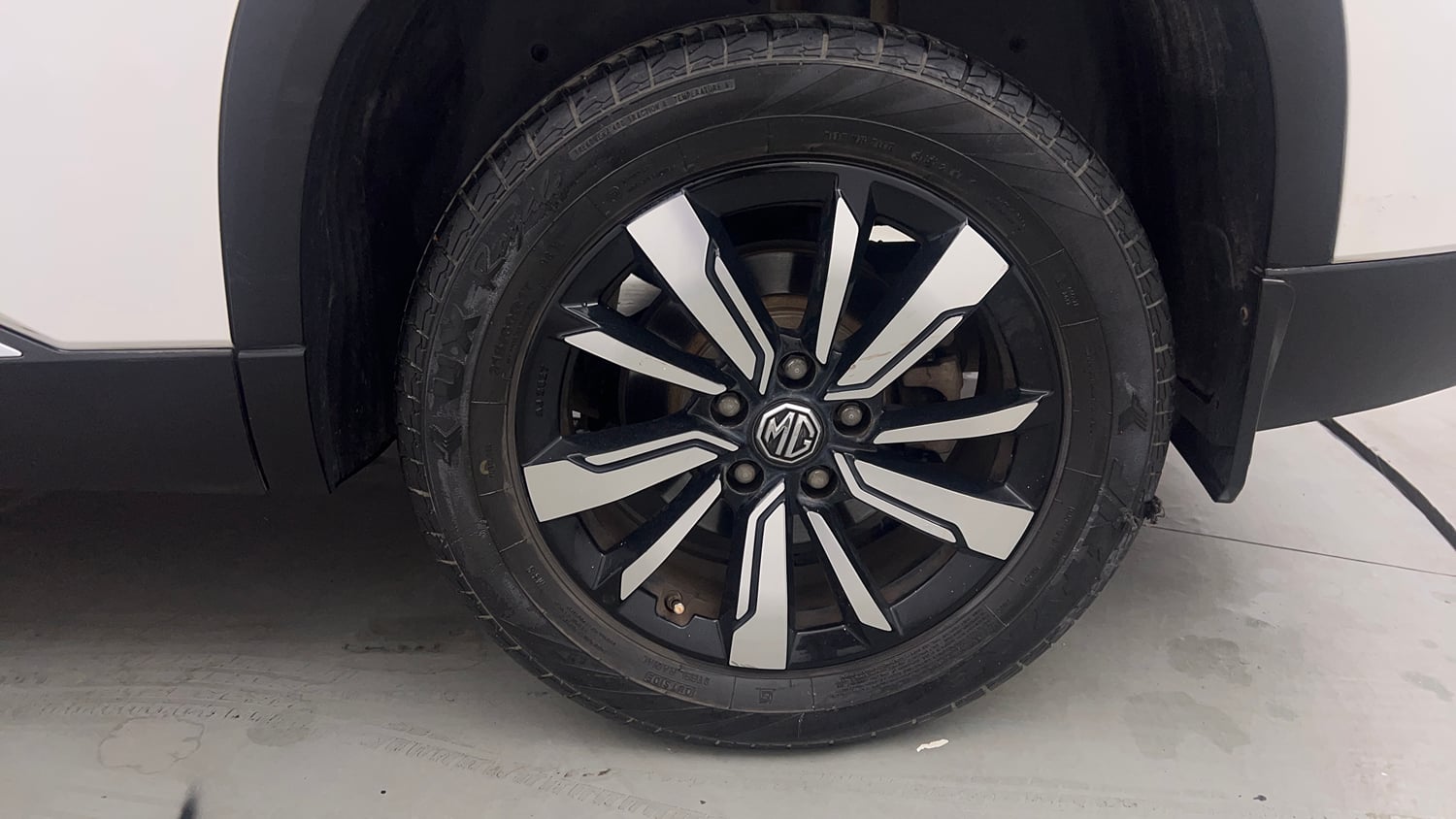 Used 2021 MG Motors Hector Sharp 2.0 Diesel Diesel Manual tyres LEFT REAR TYRE RIM VIEW