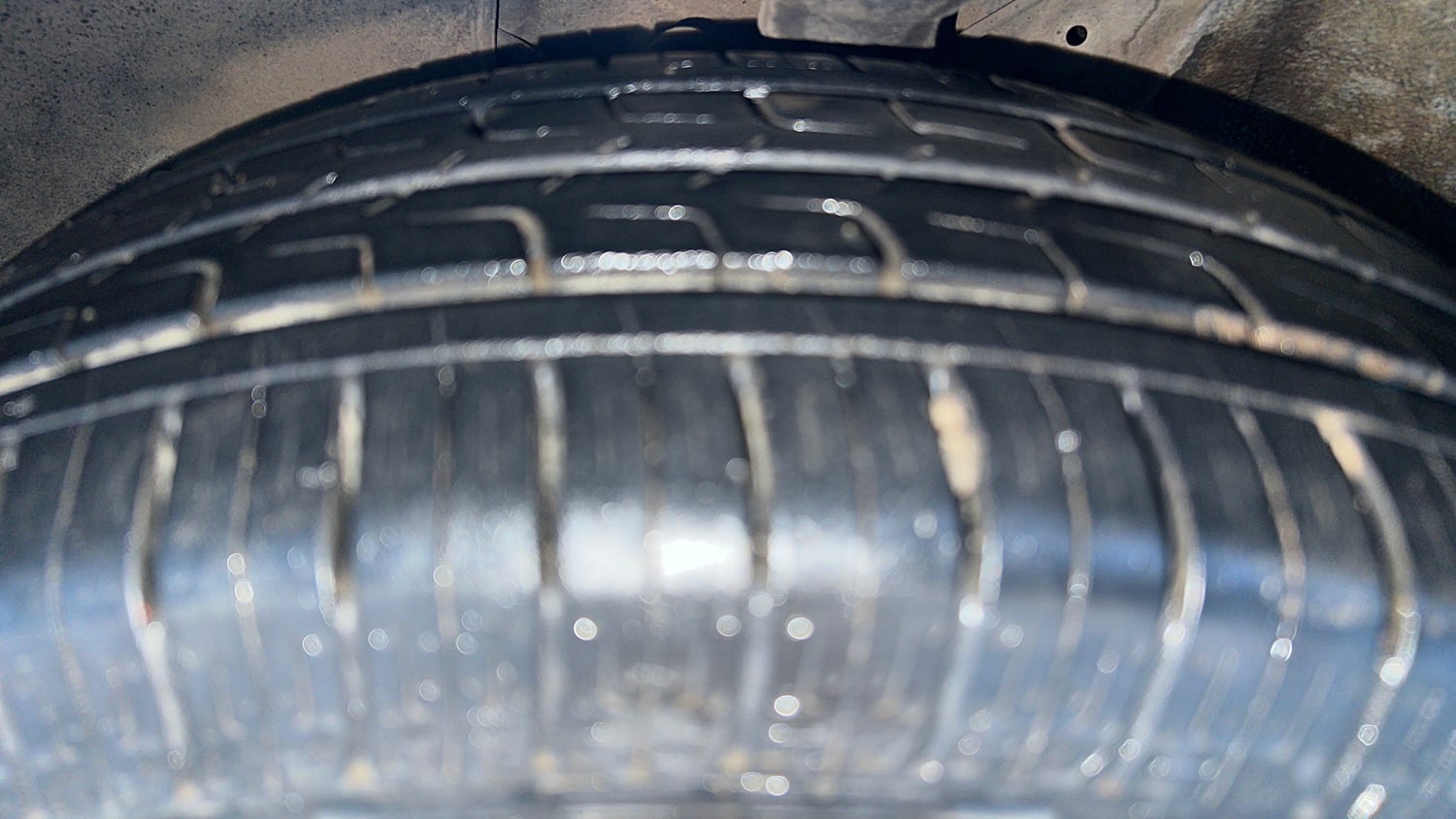 Used 2018 Maruti Suzuki Ignis Delta 1.2 MT Petrol Manual tyres LEFT FRONT TYRE TREAD VIEW
