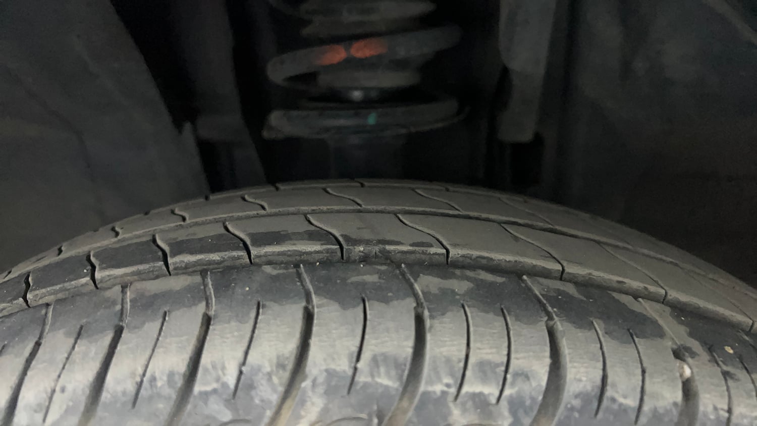 Used 2021 Renault Triber RXZ EASY-R AMT Petrol Automatic tyres LEFT FRONT TYRE TREAD VIEW