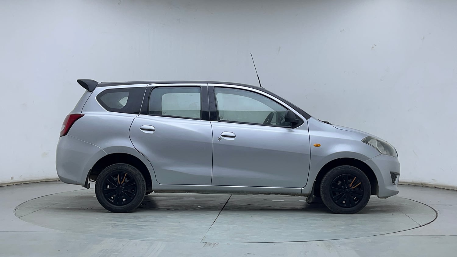 Used 2018 Datsun Go Plus T Petrol Manual exterior RIGHT SIDE VIEW