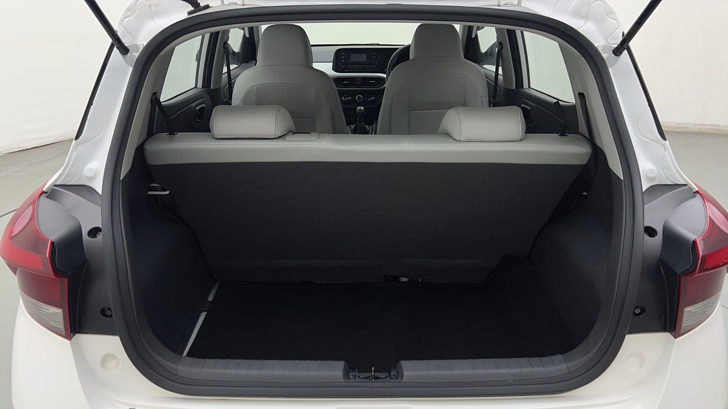 Used 2025 Hyundai Grand i10 Nios Magna 1.2 Kappa Petrol Manual interior DICKY INSIDE VIEW