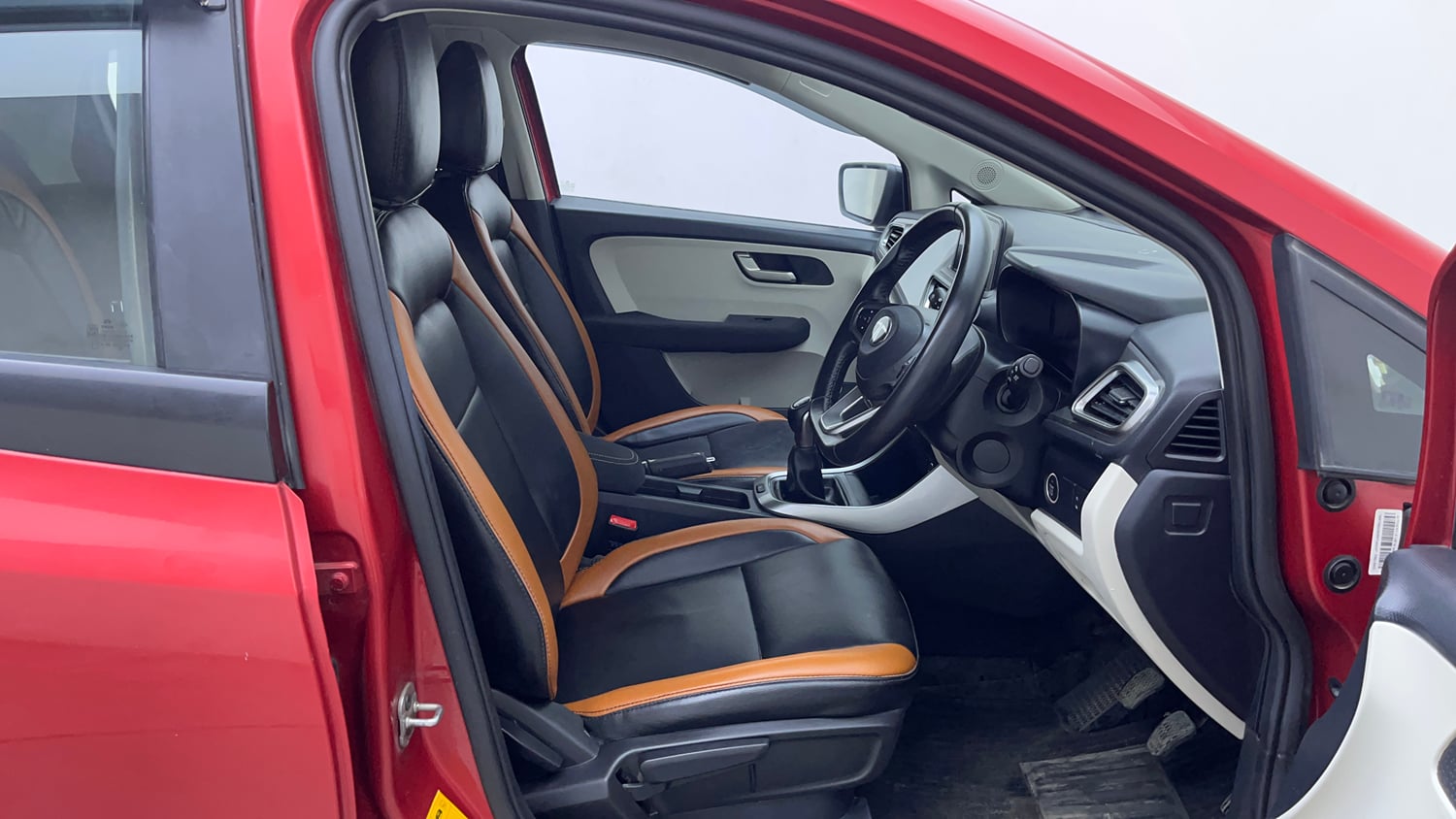 Used 2024 Tata Altroz XZ Plus i-Turbo (S) Petrol Manual interior RIGHT SIDE FRONT DOOR CABIN VIEW