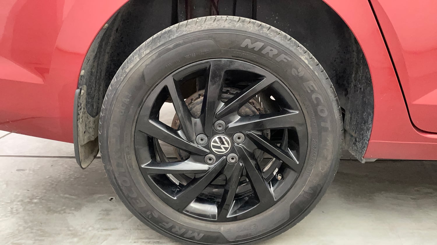 Used 2024 Volkswagen Virtus GT 1.5 TSI DSG Petrol Automatic tyres RIGHT REAR TYRE RIM VIEW