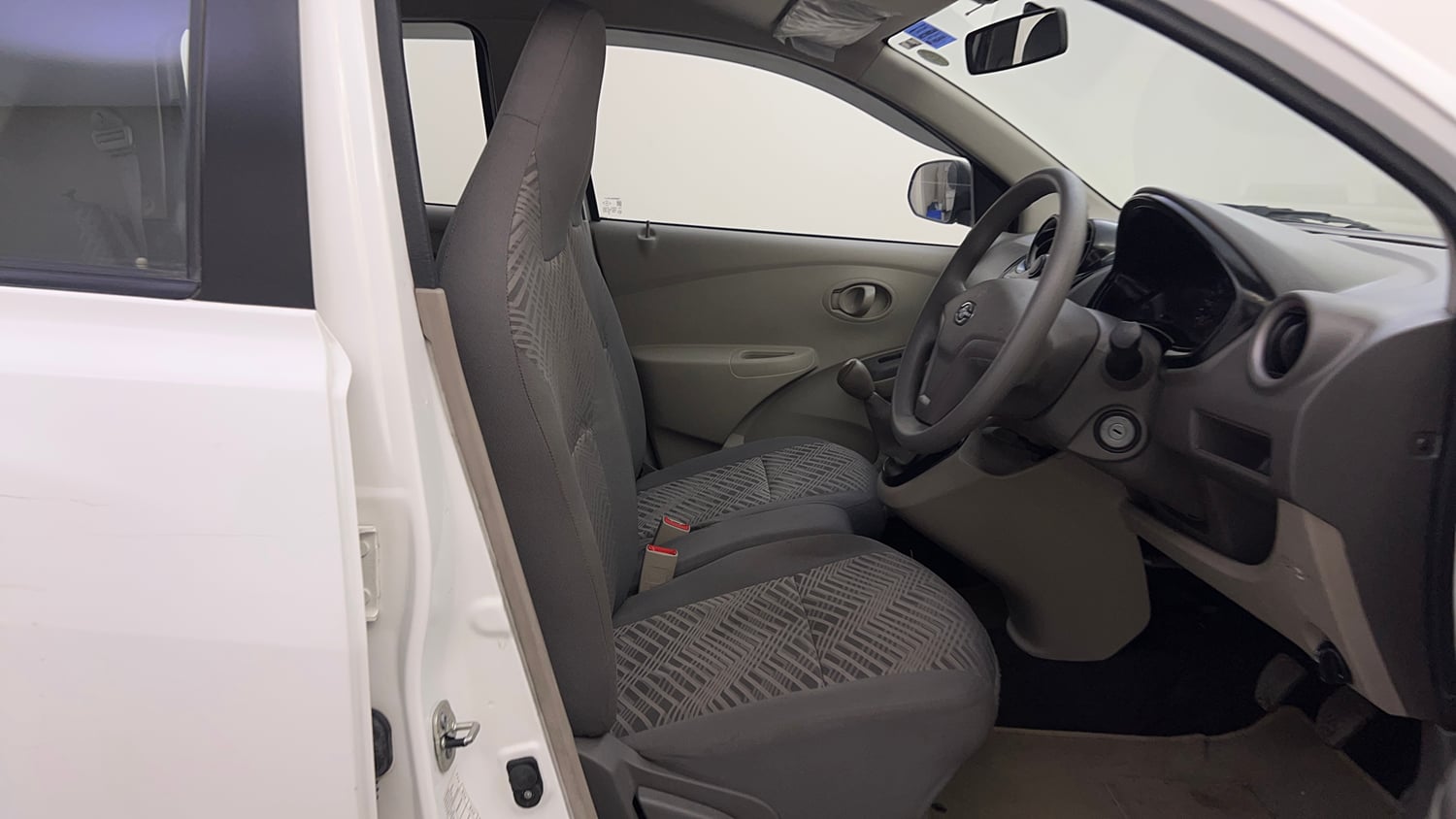 Used 2015 Datsun GO T Petrol Manual interior RIGHT SIDE FRONT DOOR CABIN VIEW