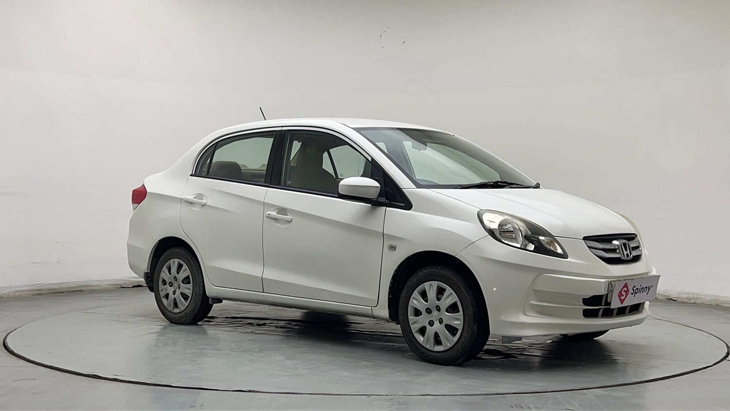Used 2014 Honda Amaze 1.2 S i-VTEC Petrol Manual exterior RIGHT FRONT CORNER VIEW