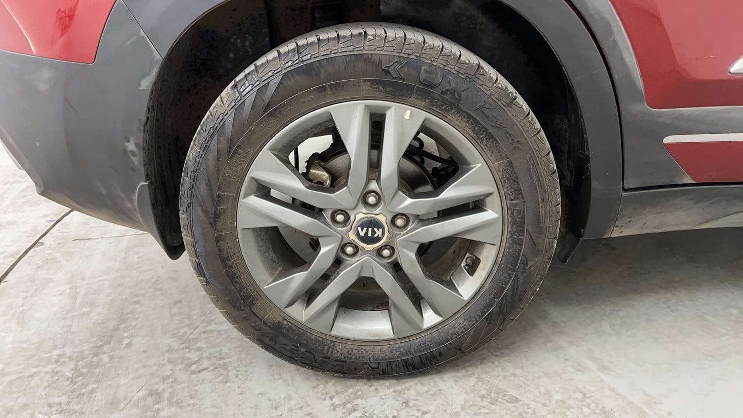 Used 2021 kia Seltos HTX IVT 1.5 Petrol Automatic tyres RIGHT REAR TYRE RIM VIEW