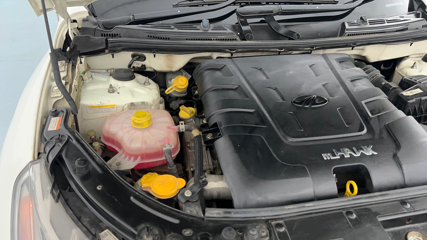 Used 2018 Mahindra XUV500 W9 Diesel Manual engine ENGINE RIGHT SIDE VIEW