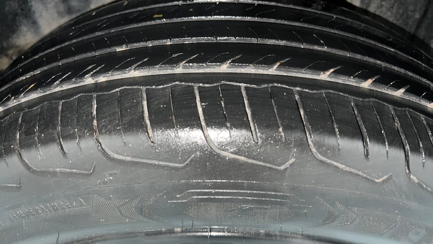 Used 2024 Maruti Suzuki Fronx Delta Plus 1.2L MT Petrol Manual tyres LEFT REAR TYRE TREAD VIEW
