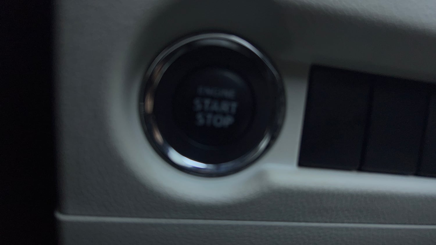 Used 2019 Maruti Suzuki Ignis Zeta 1.2 AMT Petrol Automatic top_features Keyless start