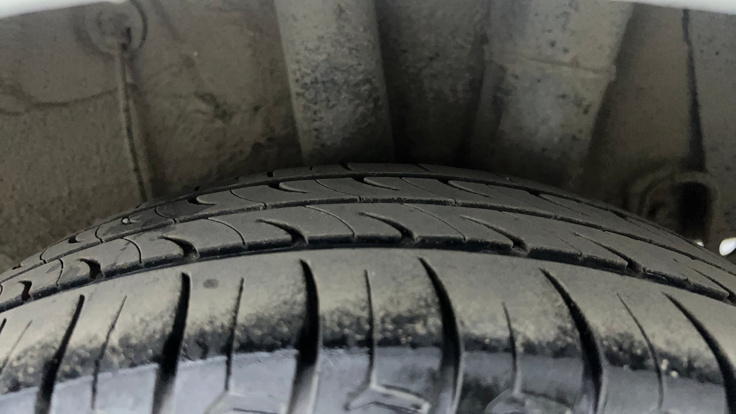 Used 2015 Hyundai Xcent SX 1.2 Petrol Manual tyres LEFT REAR TYRE TREAD VIEW