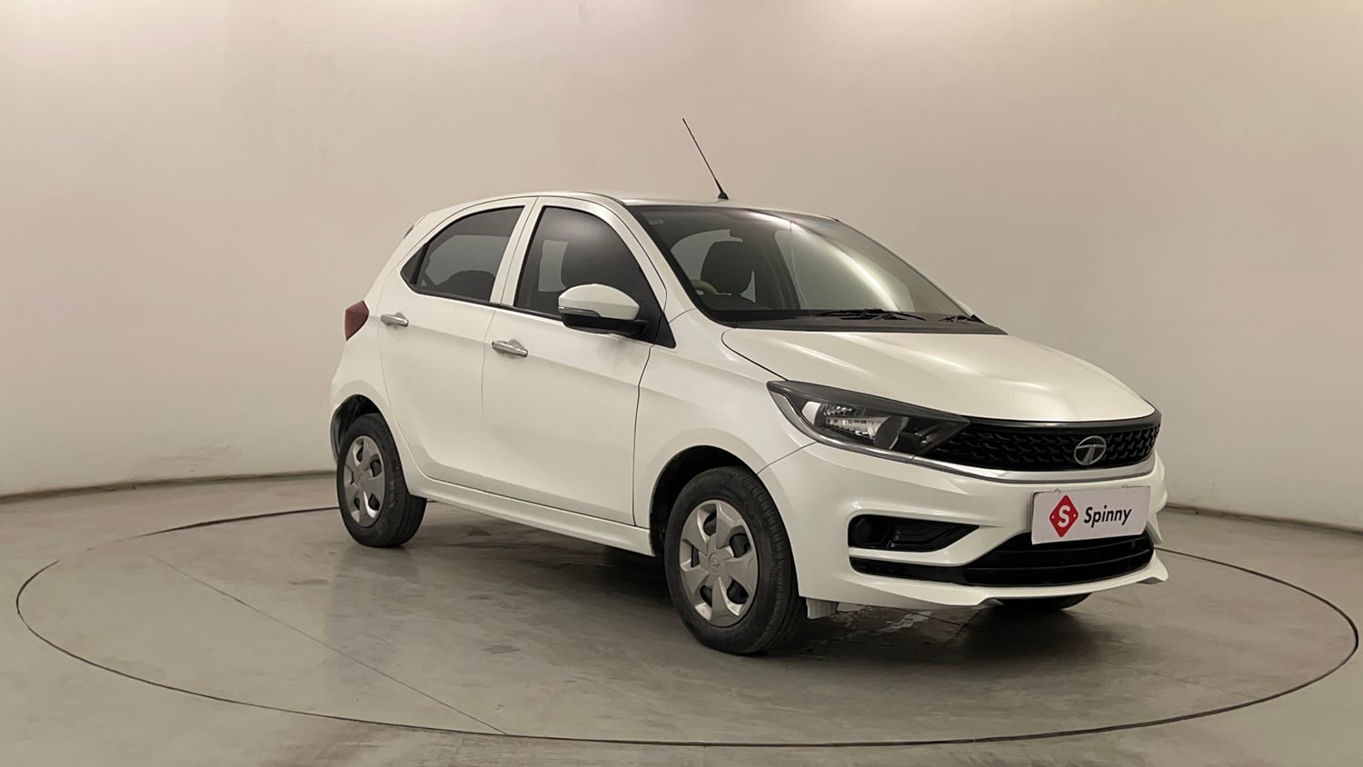 Used 2021 Tata Tiago XT Petrol Manual exterior RIGHT FRONT CORNER VIEW