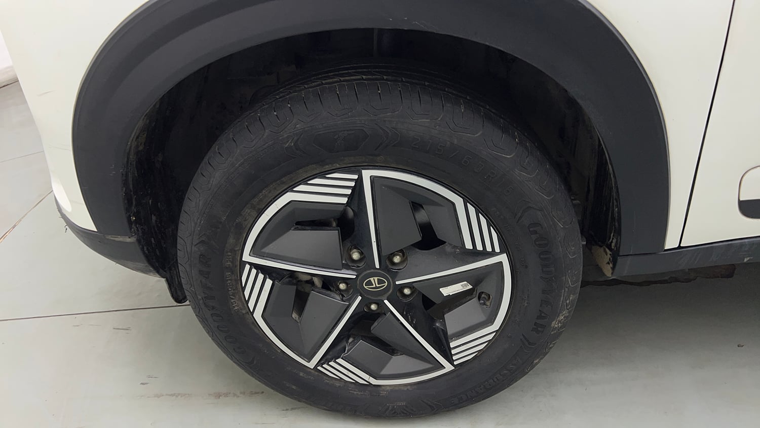 Used 2024 Tata Nexon Creative 1.2 Revotron Petrol 6MT Petrol Manual tyres LEFT FRONT TYRE RIM VIEW