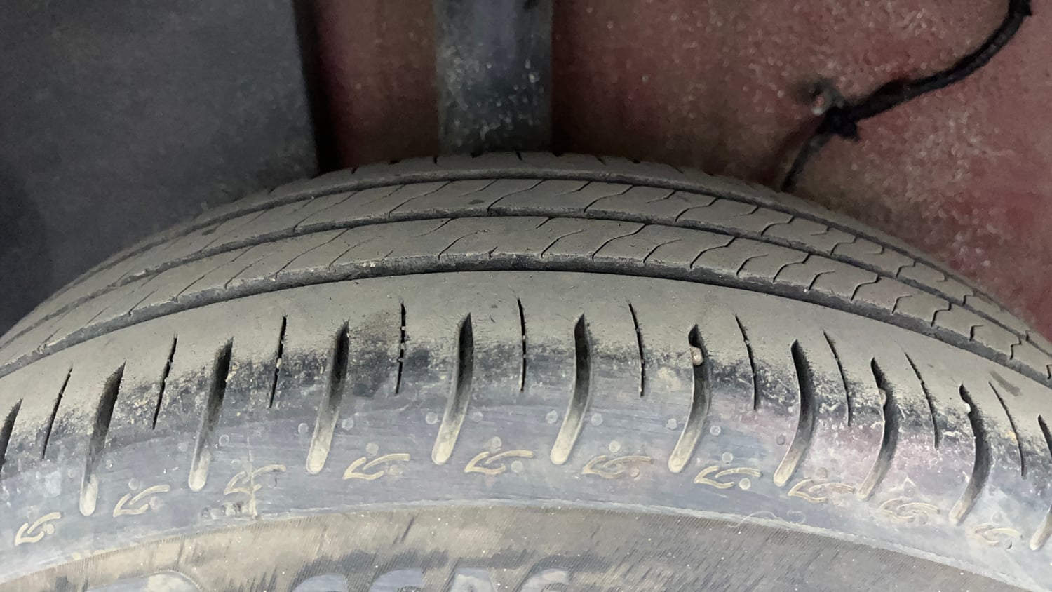 Used 2024 Tata Altroz XZ Plus i-Turbo (S) Petrol Manual tyres RIGHT REAR TYRE TREAD VIEW