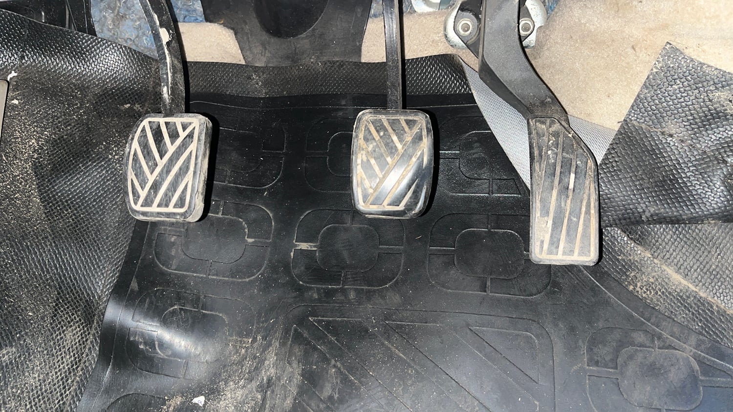 Used 2014 Maruti Suzuki Swift Dzire VDI Diesel Manual interior PEDALS VIEW