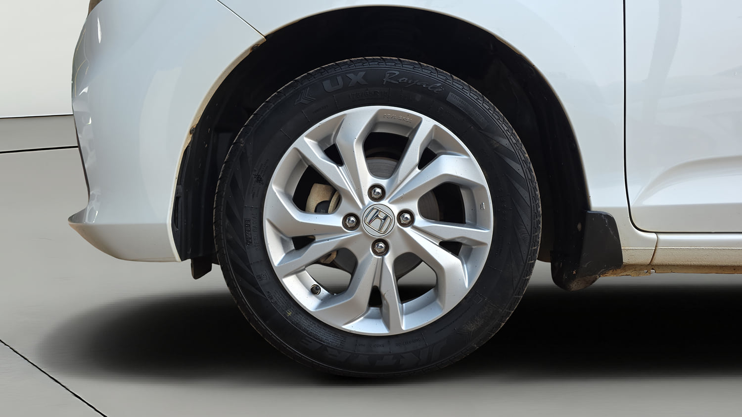 Used 2020 Honda Amaze 1.5 VX MT Diesel Diesel Manual tyres LEFT FRONT TYRE RIM VIEW