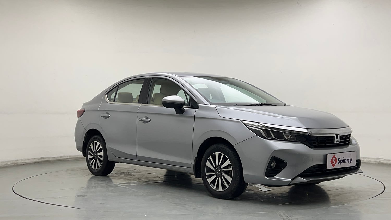 Used 2023 Honda City V Petrol CVT Petrol Automatic exterior RIGHT FRONT CORNER VIEW