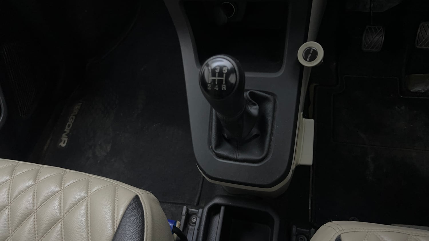 Used 2022 Maruti Suzuki Wagon R VXI 1.0 CNG Cng Manual interior GEAR  KNOB VIEW