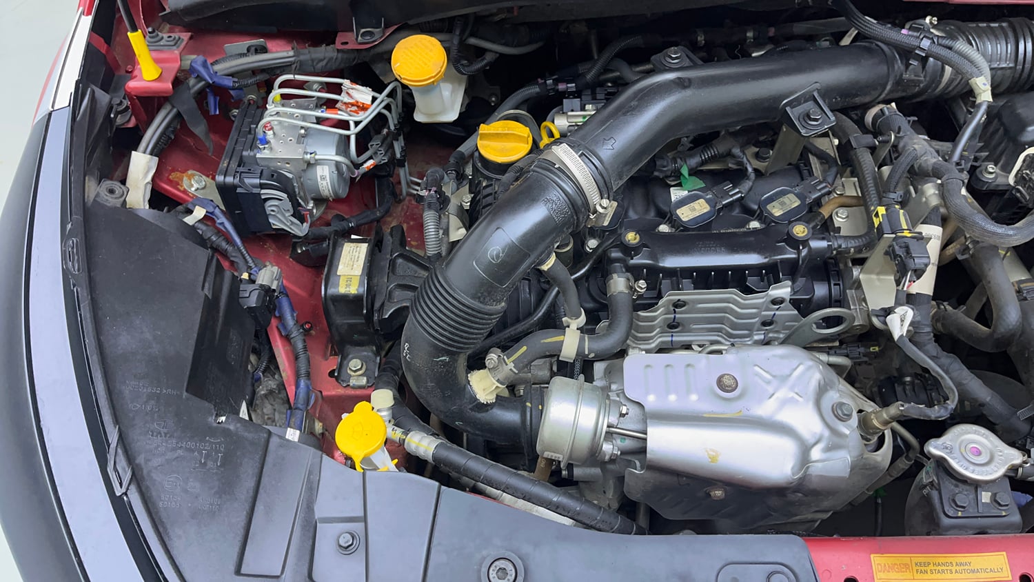 Used 2024 Tata Altroz XZ Plus i-Turbo (S) Petrol Manual engine ENGINE RIGHT SIDE VIEW