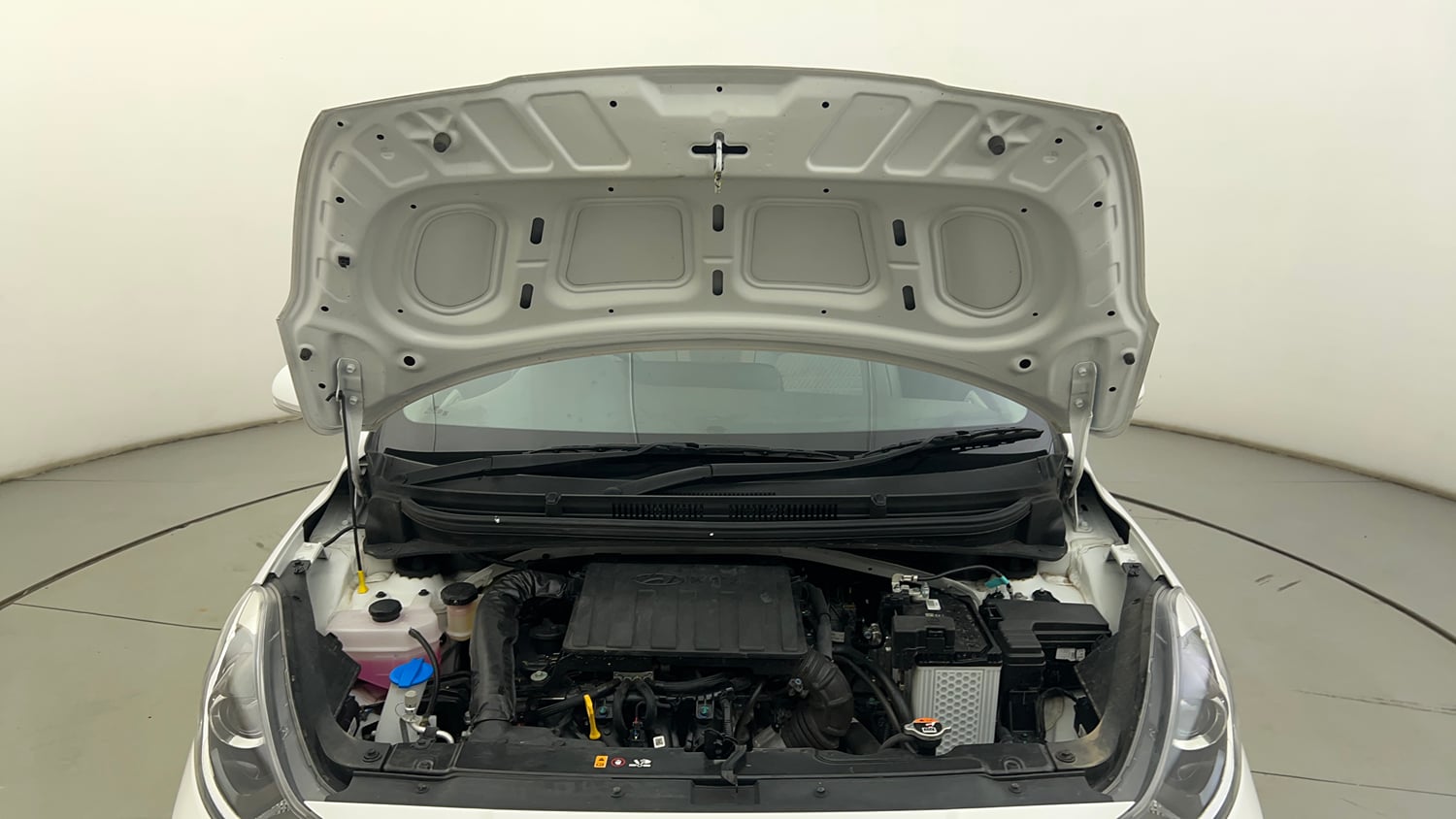 Used 2026 Hyundai Grand i10 Nios Sportz 1.2 Hy-CNG Duo Cng Manual engine ENGINE & BONNET OPEN FRONT VIEW