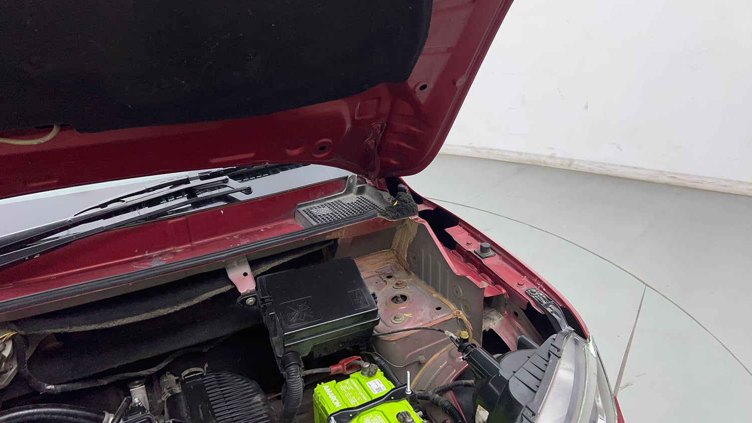 Used 2016 Renault Kwid 1.0 RXT Petrol Manual engine ENGINE LEFT SIDE HINGE & APRON VIEW