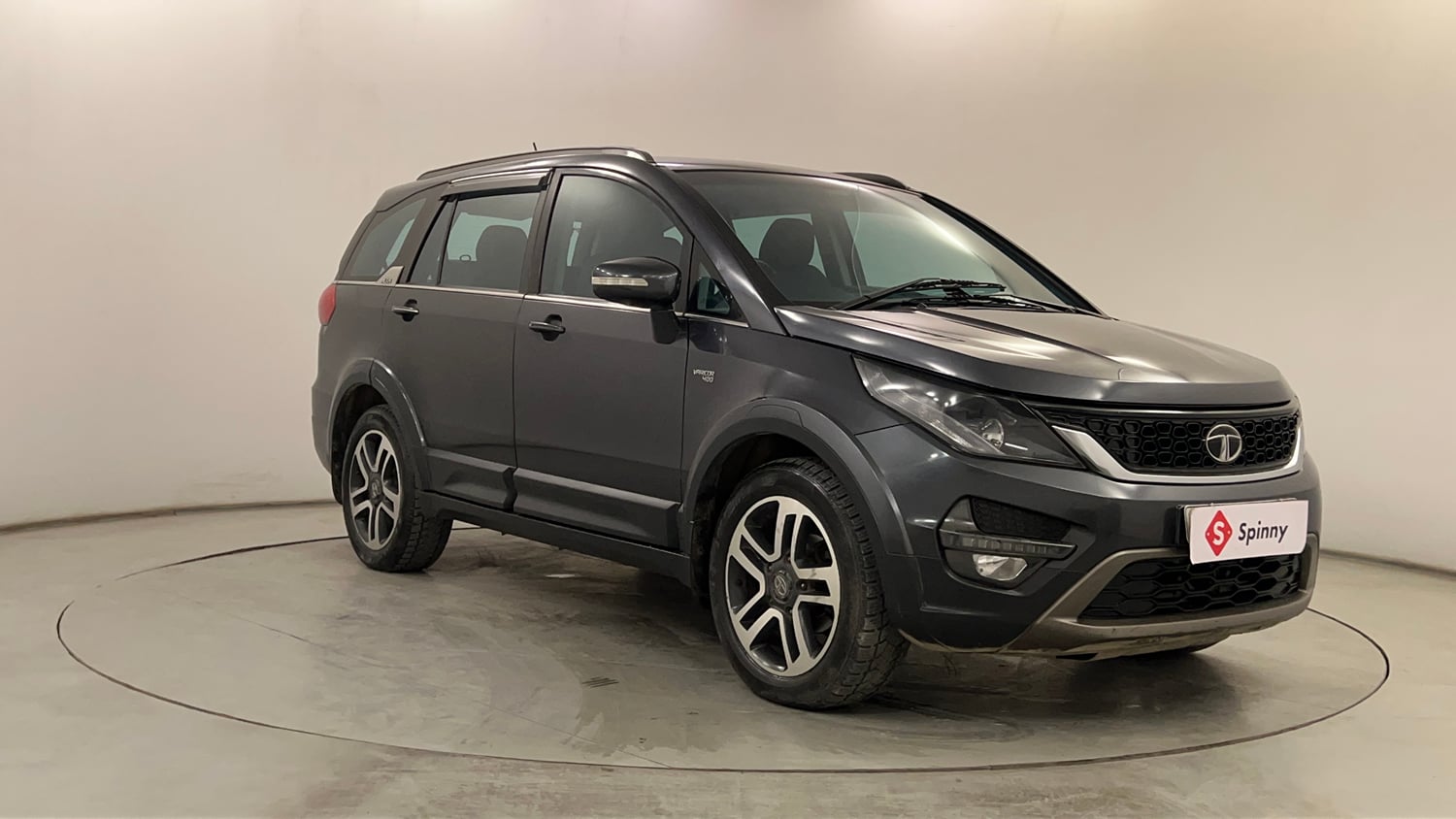Used 2017 Tata Hexa XTA 4x2 7 STR Diesel Automatic exterior RIGHT FRONT CORNER VIEW