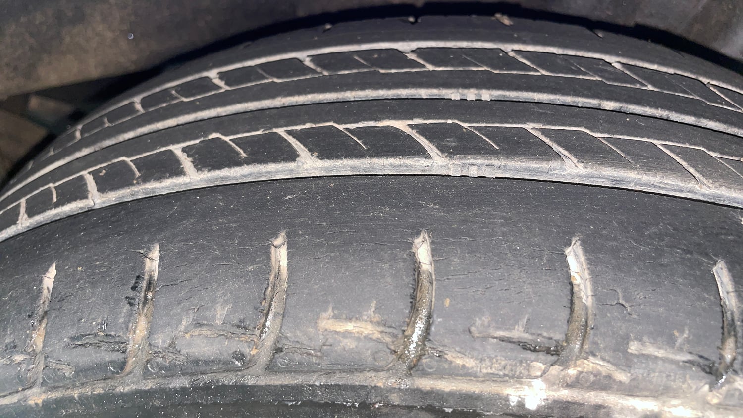 Used 2014 Hyundai Grand i10 Sportz 1.2 Kappa VTVT Petrol Manual tyres LEFT REAR TYRE TREAD VIEW